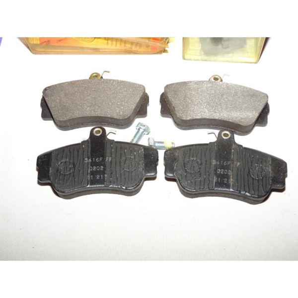 Jeux 4 plaquettes de frein avant montage lucas FDB671 pour volvo 440 460 480