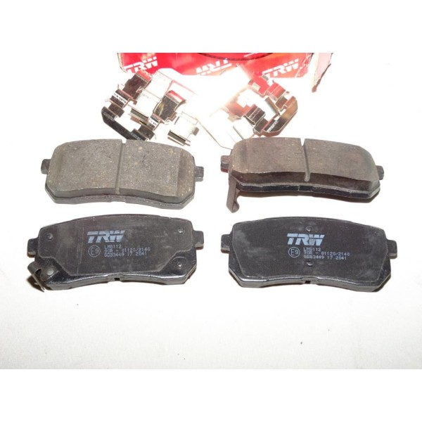 Jeux 4 plaquettes de frein arriere montage mando GDB3449 pour hyundai H1 ix55 kia carnival