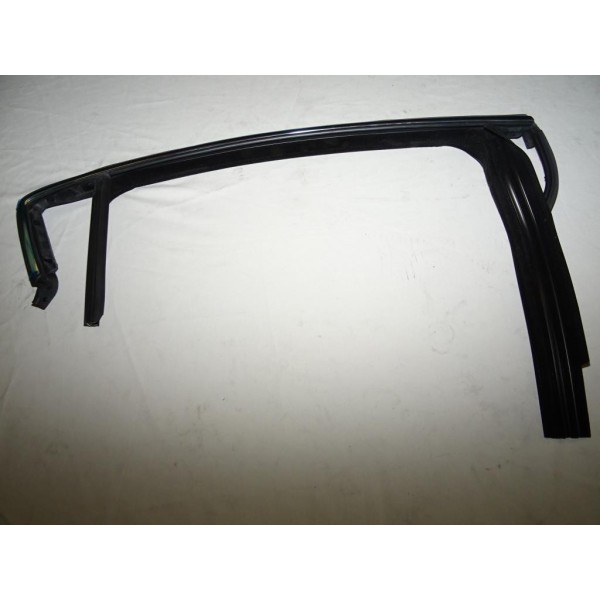 Joint de vitre porte arriere droit bande chrome 50511609 pour alfa romeo giulietta partir de 2010