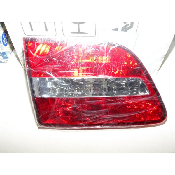Feu lanterne interieur arriere gauche 51717943 pour fiat stilo SW de 2001 à 2007