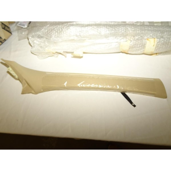 Revetement moulure montant parebrise porte avant droite beige deimos clair 156074354 pour alfa romeo 159 de 2005 à 2011