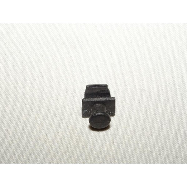 Axe taquet fixation cordelette tirant plage arriere de coffre 7661020 pour fiat tipo de 1987 à 1995