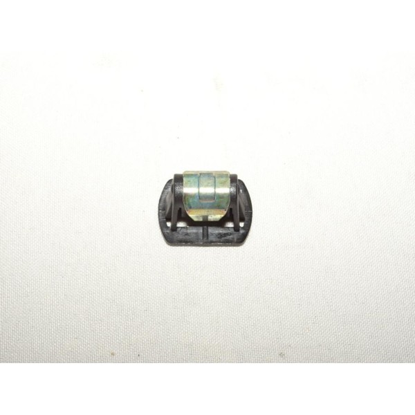 Taquet agrafe fixation revetement compartiment coffre 46430478 pour fiat palio perla siena strada