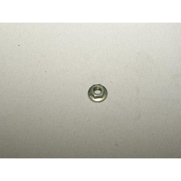 Ecrou fixation base support antenne radio 9406936679 pour fiat ulysse scudo 1 2 I II lancia zeta peugeot 806 expert citroen evas