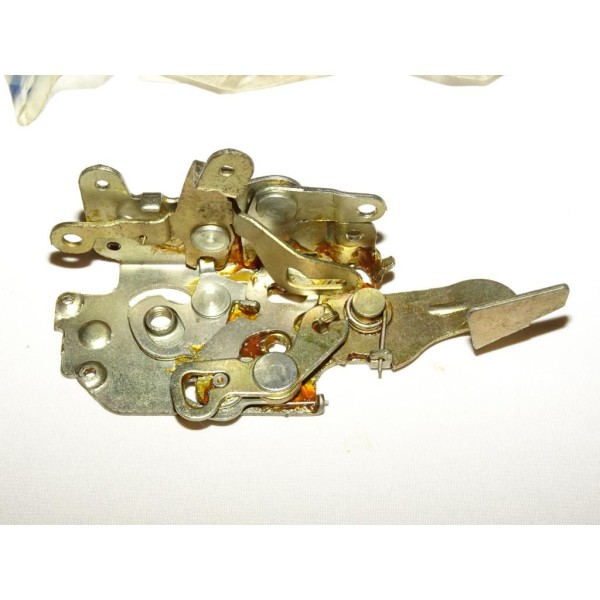 Serrure de porte portiere avant gauche 7608823 pour lancia Y10 de 1988 à 1995