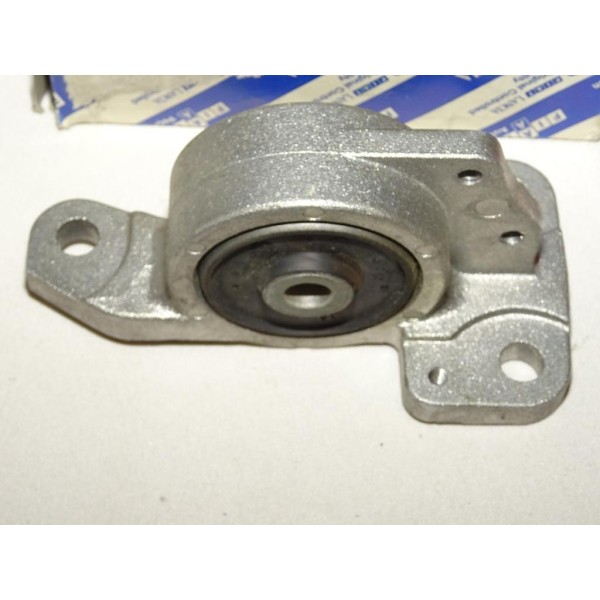 Tampon support moteur silent bloc berceau suspension 82479540 pour fiat croma lancia thema