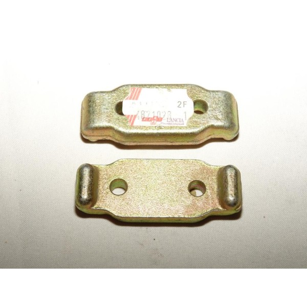 1 Plaque platine etrier fixation 4821028 pour fiat lancia alfa romeo à identifier ???