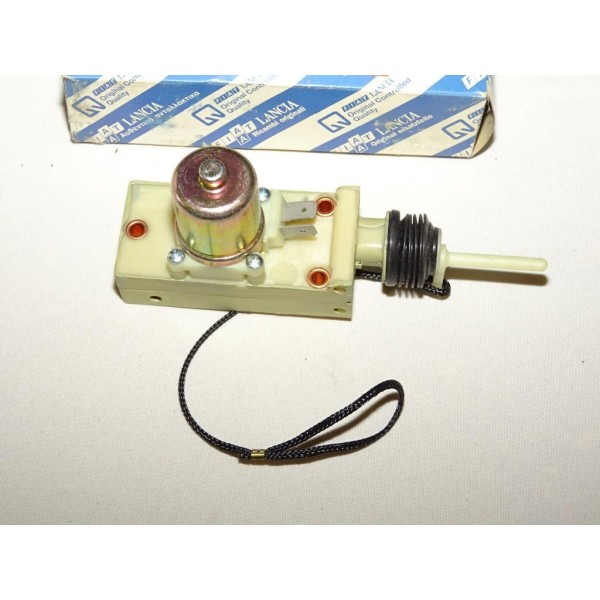 Reducteur moteur ouverture volet trappe remplissage carburant 82417736 pour fiat croma 1 lancia dedra thema