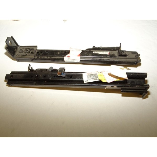1 Glissiere rail guidage siege droit interieur 47302284 pour alfa romeo 147 version 5 portes 