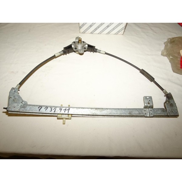 Mecanisme de leve vitre manuel porte avant droite 7737311 pour fiat punto 1 de 1993 à 1999 version 5 portes 