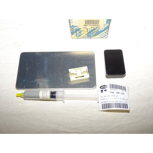 Kit EPROM reparation centrale injection ECU boitier electronique (seringue epoque) 71712437 pour fiat punto lancia Y ypsilon 1.1