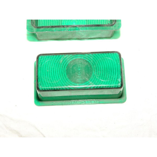 1 Cabochon feu rectangulaire vert gabarit remorque Vignal 087050 