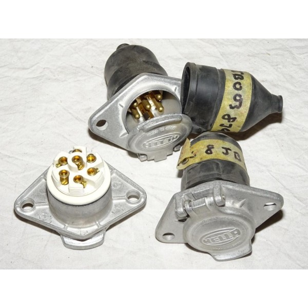 Prise attelage attache remorque faisceau electrique 24V 7 poles 8JB003834-001 pour poids lourd tracteur engin agricole DAF faun 