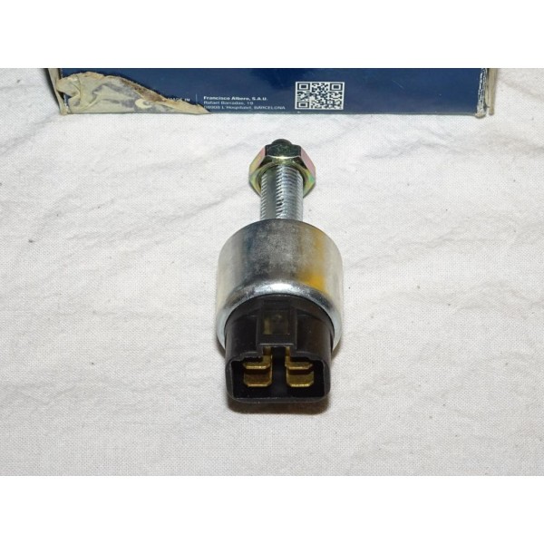 Interrupteur contacteur pedale frein feux de freins 24615 pour hyundai coupé lantra scoupe 