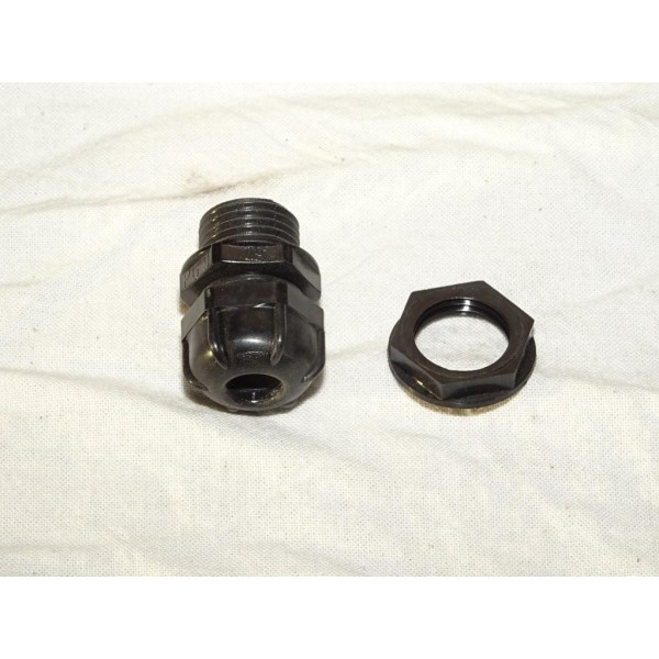 Ecrou passe passage gaine faisceau cable electrique presse etoupe boyriven 549102 