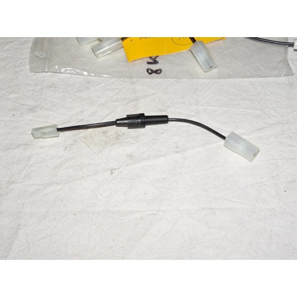 Porte fusible electrique 2A 8KV003285-002* universel pour renault peugeot citroen volkswagen audi skoda seat fiat lancia alfa ro