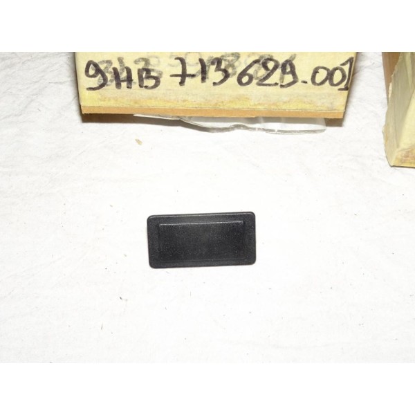 Bouchon obturateur support clipser cache interrupteur 9HB713629-001 universel pour véhicules auto poids lourd tracteur engin agr