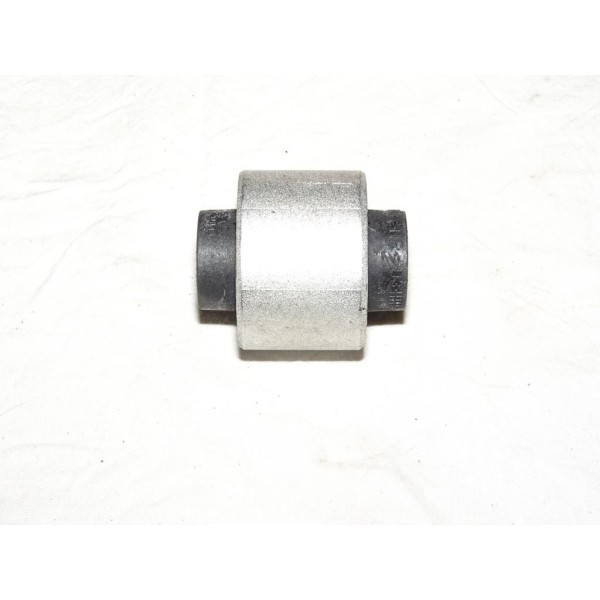 Silent bloc tirant bras suspension essieu arriere 24469643 pour opel vectra C signum cadillac BLS saab 93 9-3 