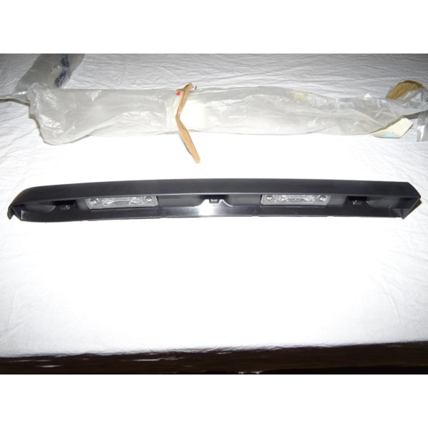 Moulure support feux eclairage plaque immatriculation arriere 24403091 pour opel combo 3 III chassis corsa C 