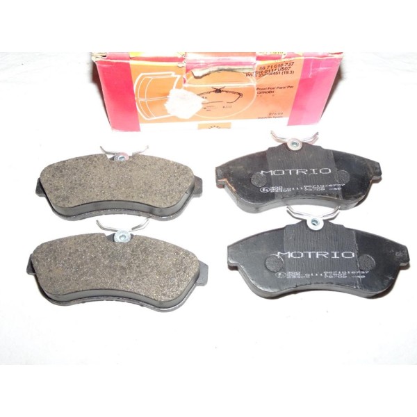 Jeux 4 plaquettes de frein avant montage TRW 8671016737 pour citroen C2 et C3 