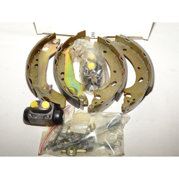 Kit frein arriere non prémonté montage lucas 8671003856 pour ford fiesta courier escort 