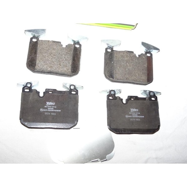 Jeux 4 plaquettes de frein avant montage brembo 601344 pour BMW serie 1 2 3 4 i8 F20 F21 F22 F23 F30 F31 F32 F33 F36 F45 F80 F82