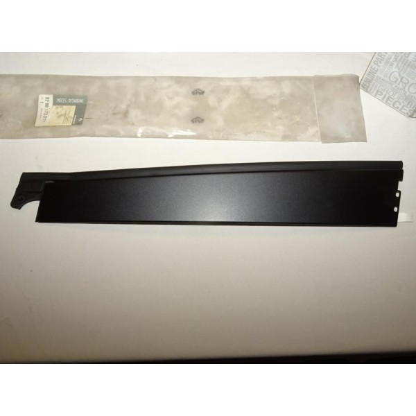 Revetement montant de porte arriere droite 8200173211 pour renault laguna 2 II break 