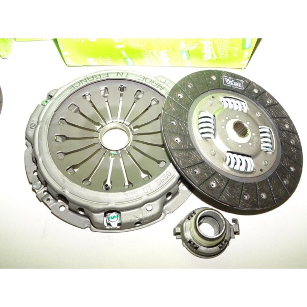 Kit embrayage disque + mecanisme + butée Valeo 821338 pour citroen jumper peugeot boxer fiat ducato 2.0 essence de 1994 à 2002 