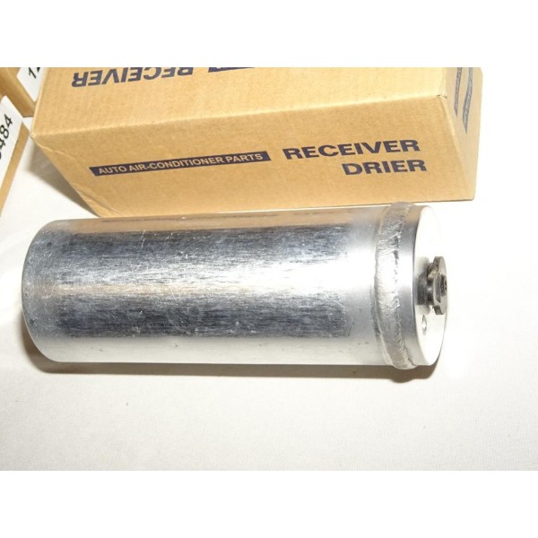 Filtre deshydrateur bouteille climatisation Receiver drier 76954 à identifier ??? 