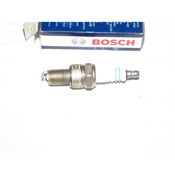 Bougie allumage Bosch 0242229687 WR8DCX+ pour chevrolet daewoo matiz aveo kalos toyota camry corolla hiace starlet carina land c