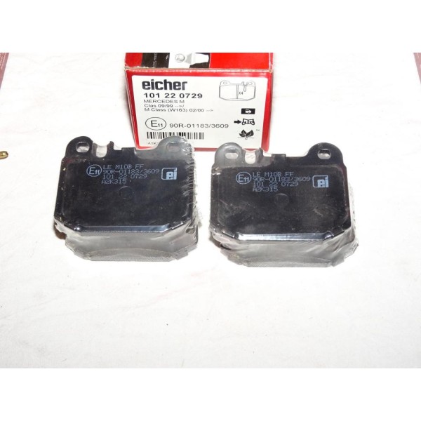 Jeux 4 plaquettes de frein arriere montage brembo Eicher 101220729 pour mercedes classe ML W163 maserati quattroporte M139 