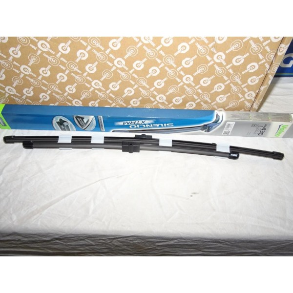 Paire balais essuie glace 650mm + 500mm souple silencio xtrm Valeo VM430 574378 pour volvo S40 V40 