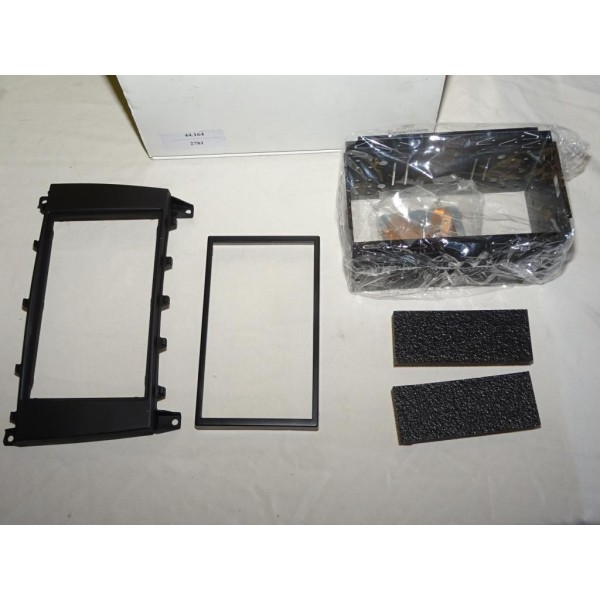 Cadre support fixation double DIN poste radio autoradio Regnier 2781 44.164 pour mercedes classe C W203 de 2004 à 2007 CL203 de 