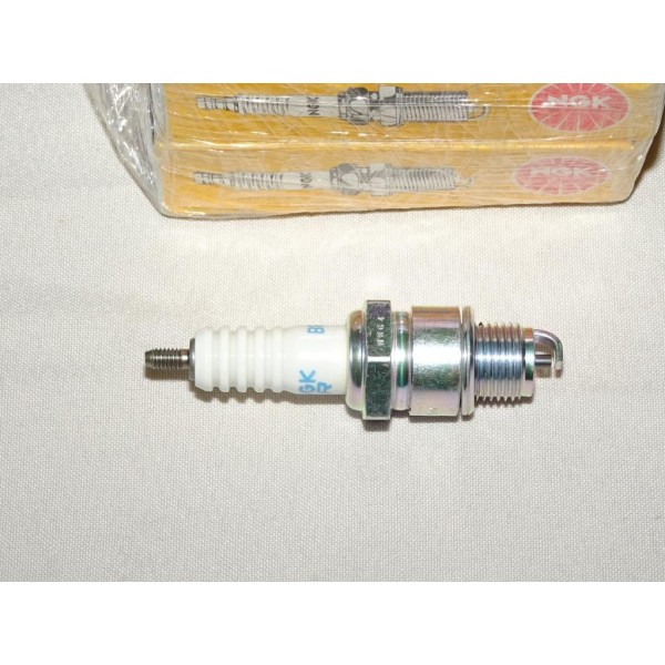 1 Bougie allumage NGK 5539 BR8HSA pour moto honda BMW trabant aprilia benelli daelim derby fantic hercules hyosung jawa kawasaki