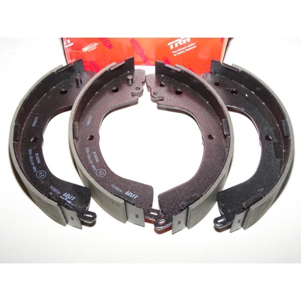 Jeux 4 machoires de frein arriere 270x53mm montage akebono TRW GS8691 pour mitsubishi L200 L400 