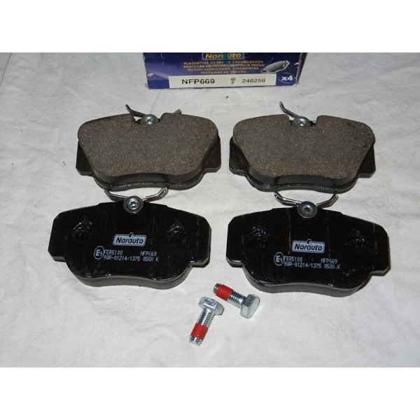 Jeux 4 plaquettes de frein avant montage girling Norauto NFP669 pour mercedes 190 W201 