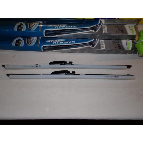 Paire balais essuie glace 580 + 550mm souple silencio xtrm Valeo VM350 574305 pour audi A4 de 2002 à 2009 