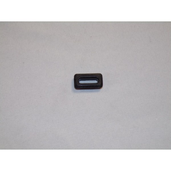 Douille tirant plage arriere de coffre Fiat 5755980 pour fiat panda 1 dont 4x4 de 1985 à 2003 