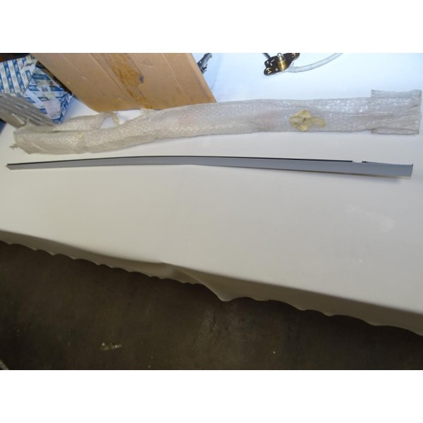 Baguette moulure de toit arriere droite Fiat 735255914 pour fiat marea SW 