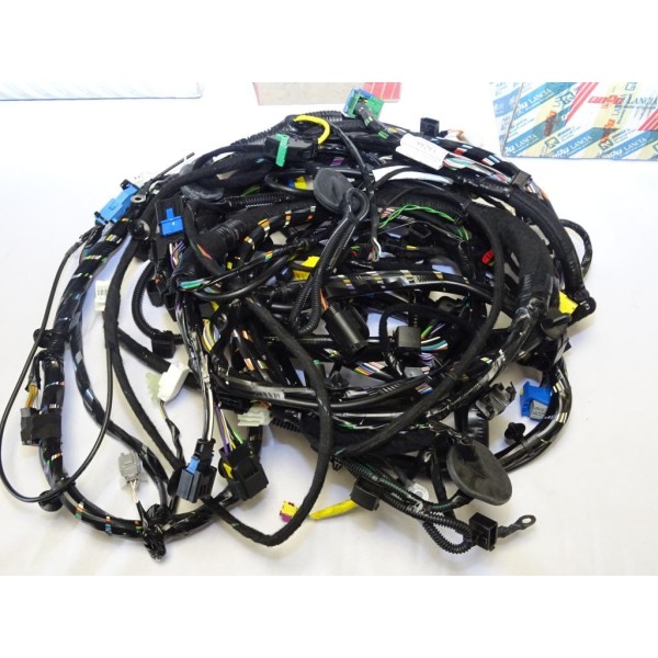 Faisceau electrique cable assemblée habitacle Fiat 1366036080 pour fiat qubo fiorino panorama essence sans airbag lateraux hayon