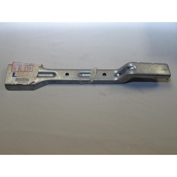 Etrier support fixation aile avant droite Fiat 51722724 pour fiat multipla 