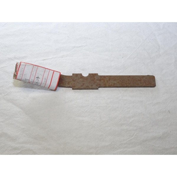 Etrier support fixation parechocs pare-chocs avant Fiat 4410107 pour fiat panda 1 dont 4x4 de 1985 à 2003 