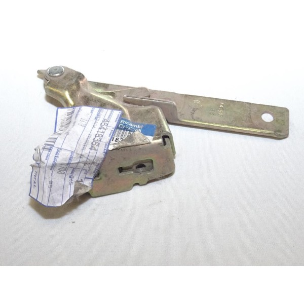 Charniere droite ouverture capot moteur Fiat 46418364 pour fiat punto 1 de 1993 à 1999 