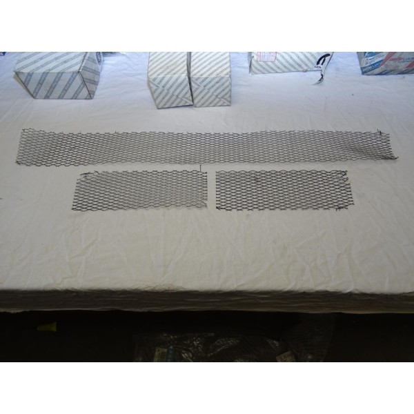 Kit grilles de parechocs pare-chocs arriere Fiat 71739941 pour fiat stilo 3 portes de 2003 à 2007 finition schumacher 