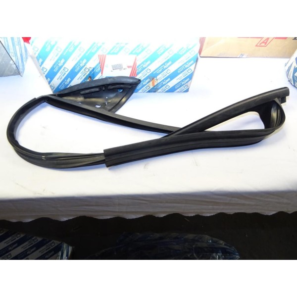 Joint vitre de porte avant gauche Fiat 46791220 pour fiat brava de 1998 à 2001 