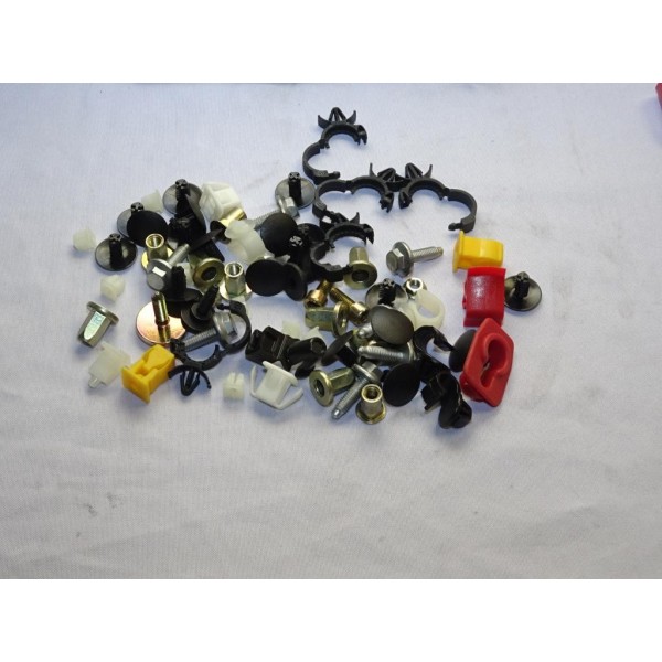 Kit agrafes attache fixation parechocs ailes avant choc Fiat 59015073 pour fiat punto 2 II partir de 1999 