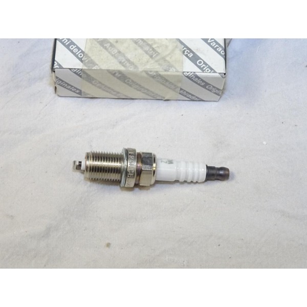 Lot 2 bougies allumage Fiat 9639814380 RFN58LZ pour audi A2 A3 A4 A6 80 100 fiat ducato brava bravo coupé doblo marea multipla s