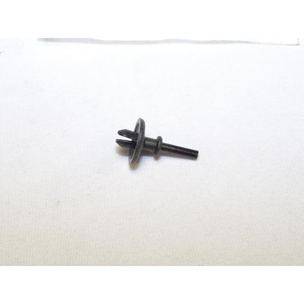 Agrafe rivet fixation cordelette tirant plage coffre arriere Fiat 7670683 pour alfa romeo mito fiat grande punto evo MY2013 MY20