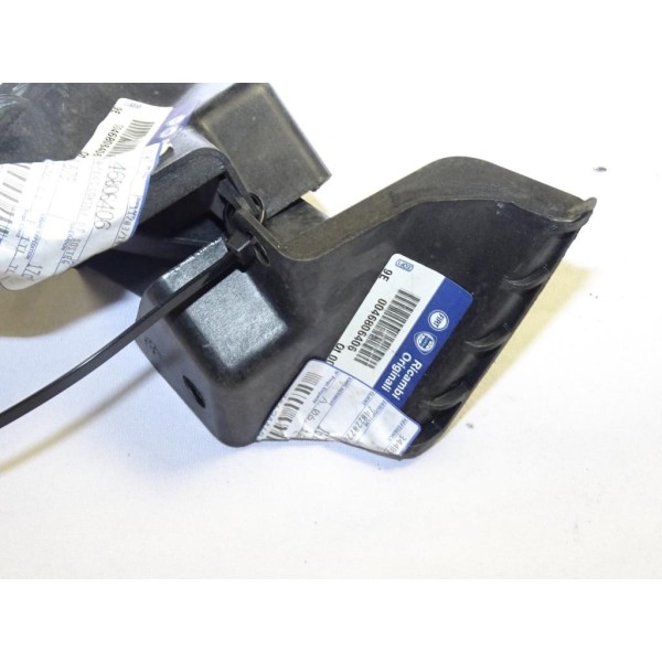 1 Support fixation avant droit face avant contour radiateur refroidissement Fiat 46806406 pour fiat stilo de 2001 à 2007 