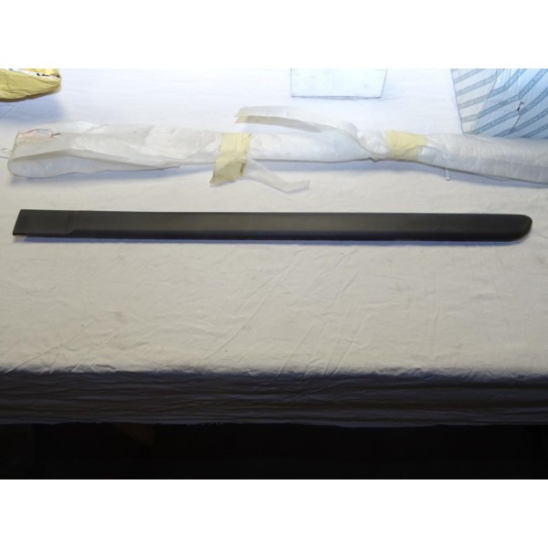 Baguette moulure de porte arriere gauche Fiat 735365880 pour fiat idea de 2003 à 2012 